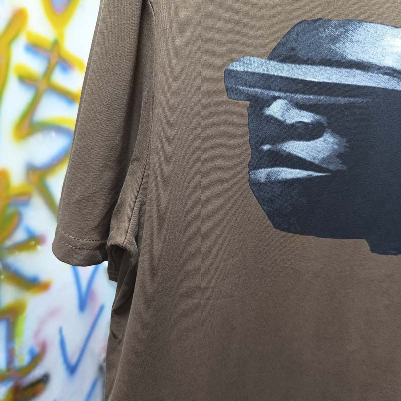 تي شيرتات صيفية بطبعة تمثال ال - مراجعة Cactus Jack Tee وسعره
